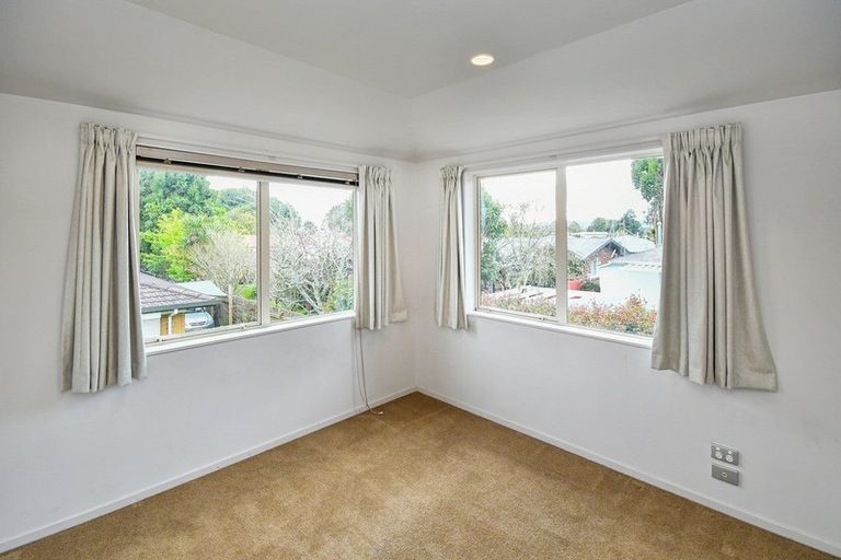 Photo of property in 356a Great South Road, Opaheke, Papakura, 2113