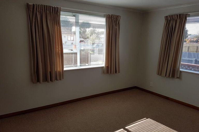 Photo of property in 3 Iona Street, Hokowhitu, Palmerston North, 4410