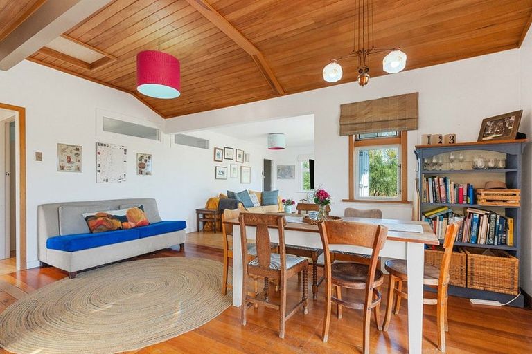 Photo of property in 7 Hawkins Drive, Martinborough, 5711