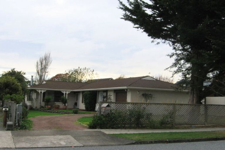 Photo of property in 17 Tawa Street, Waikanae, 5036