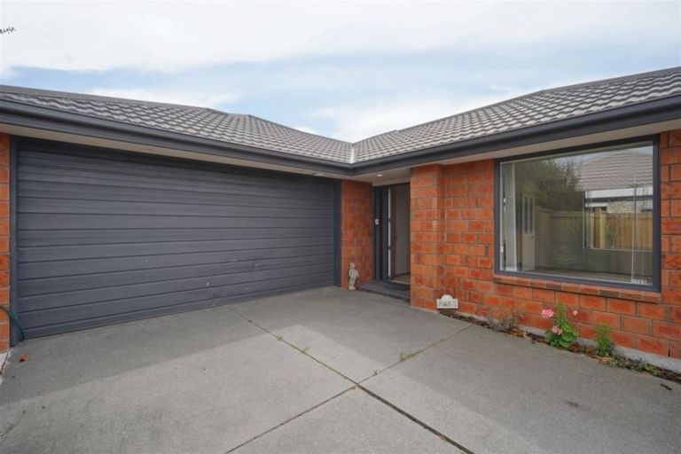 Photo of property in 5 Flaxon Place, Burwood, Christchurch, 8083