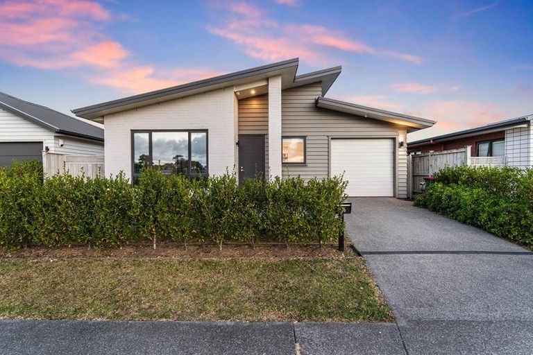 Photo of property in 72 Te Napi Drive, Takanini, 2112