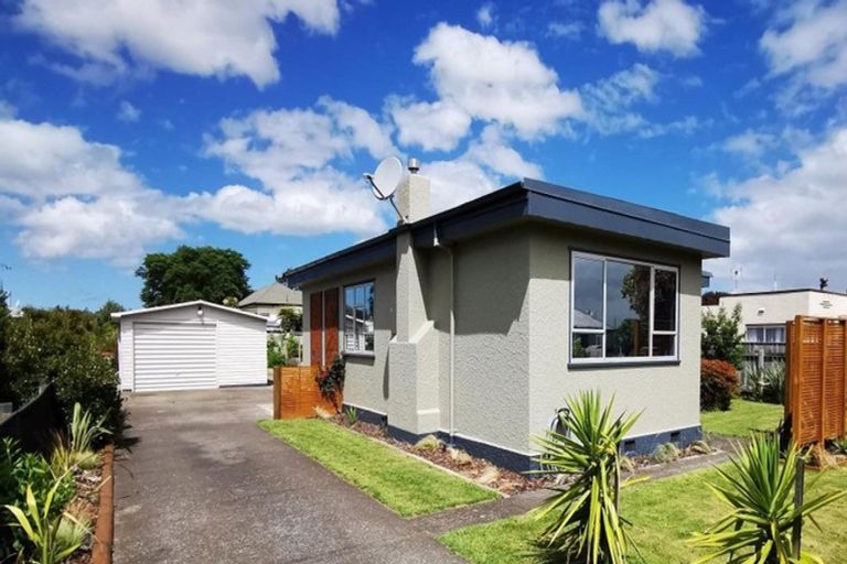 Photo of property in 42 Thyra Street, Dannevirke, 4930