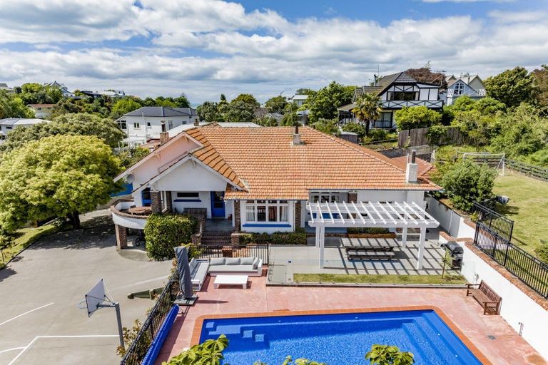 Photo of property in 60 Milton Road, Bluff Hill, Napier, 4110