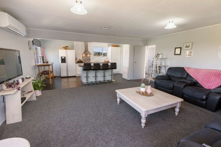 Photo of property in 40 Conclusion Street, Ascot Park, Porirua, 5024