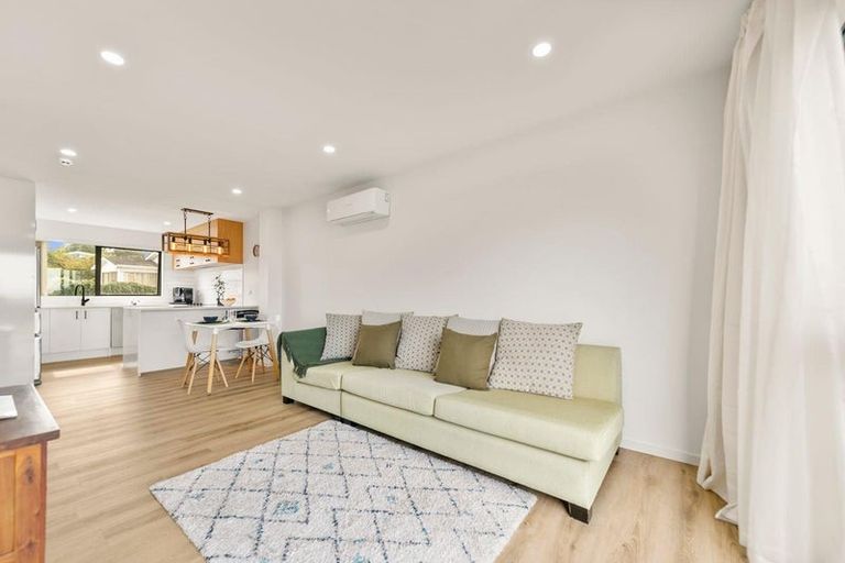 Photo of property in 7/27 Carole Crescent, Pakuranga, Auckland, 2010