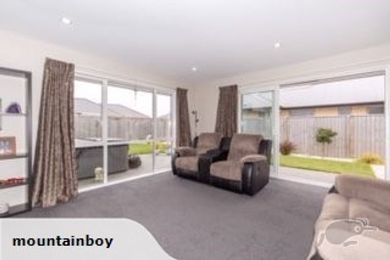 Photo of property in 11 Brockelbank Drive, Kaiapoi, 7630