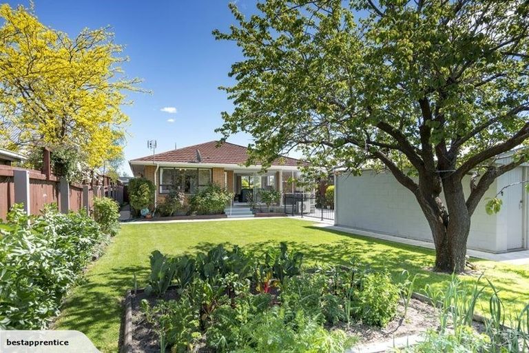 Photo of property in 14 Camelot Street, Ilam, Christchurch, 8041