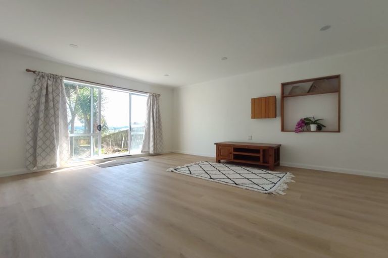 Photo of property in 129 Kia Ora Road, Beach Haven, Auckland, 0626