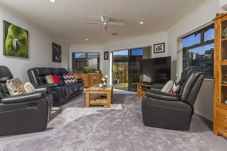 Photo of property in 2 Milton Road, Orewa, 0931