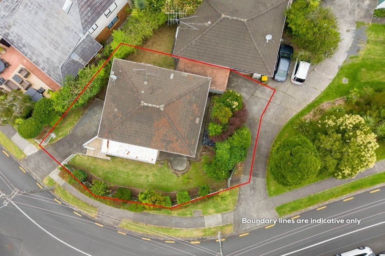 Photo of property in 1/27 Parkhill Road, Mellons Bay, Auckland, 2014