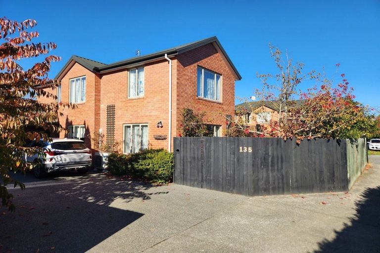Photo of property in 135 Memorial Avenue, Burnside, Christchurch, 8053