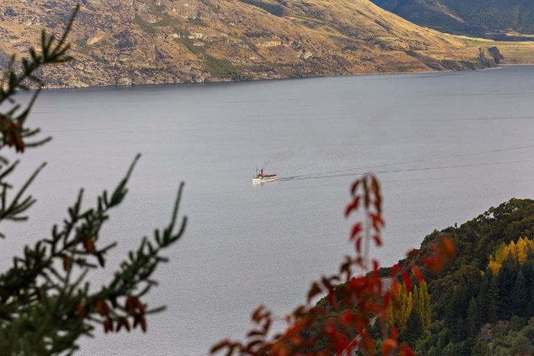 Photo of property in 2a Bird Place, Fernhill, Queenstown, 9300