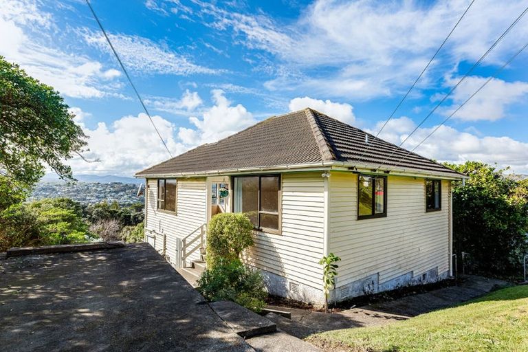 Photo of property in 26 Pikarere Street, Titahi Bay, Porirua, 5022