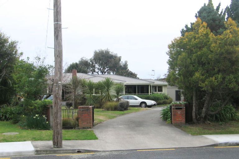 Photo of property in 9 Cambridge Terrace, Taradale, Napier, 4112