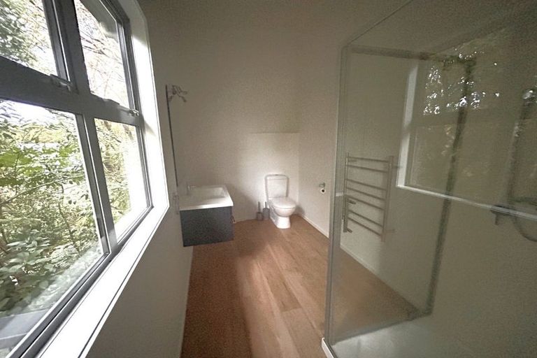 Photo of property in 16a Springdale Grove, Fitzherbert, Palmerston North, 4410