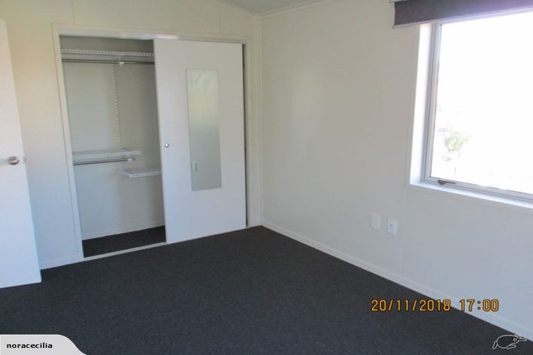 Photo of property in 33a Bracken Road, Paparangi, Wellington, 6037