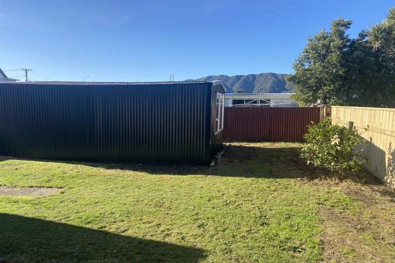 Photo of property in 15 East Street, Petone, Lower Hutt, 5012