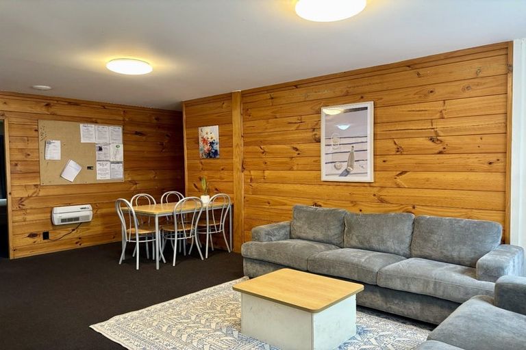 Photo of property in Drummond Street Flats, 2/19 Drummond Street, Mount Cook, Wellington, 6021