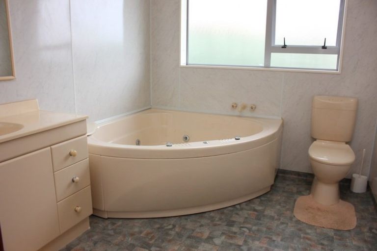 Photo of property in 11 Ponderosa Place, Opunake, 4616