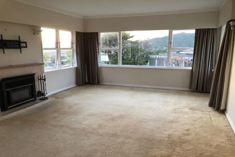 Photo of property in 4 Grenfell Drive, Karori, Wellington, 6012