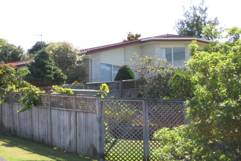 Photo of property in 7 Cairnbrae Court, Northcross, Auckland, 0632