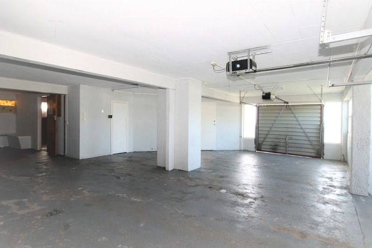 Photo of property in 25 Lynmore Drive, Hillpark, Auckland, 2102