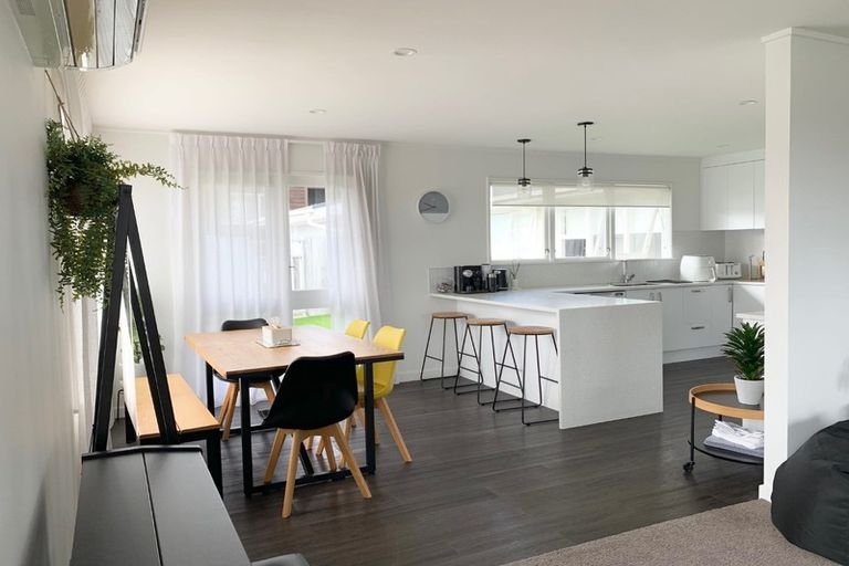 Photo of property in 1/35 Orams Road, Hillpark, Auckland, 2102