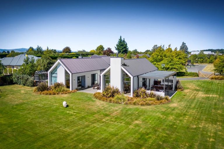 Photo of property in 1 Rotherham Drive, West Melton, 7618