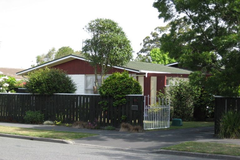 Photo of property in 53 Kent Lodge Avenue, Avonhead, Christchurch, 8042