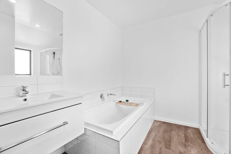 Photo of property in 2/4 Nova Place, Christchurch Central, Christchurch, 8011