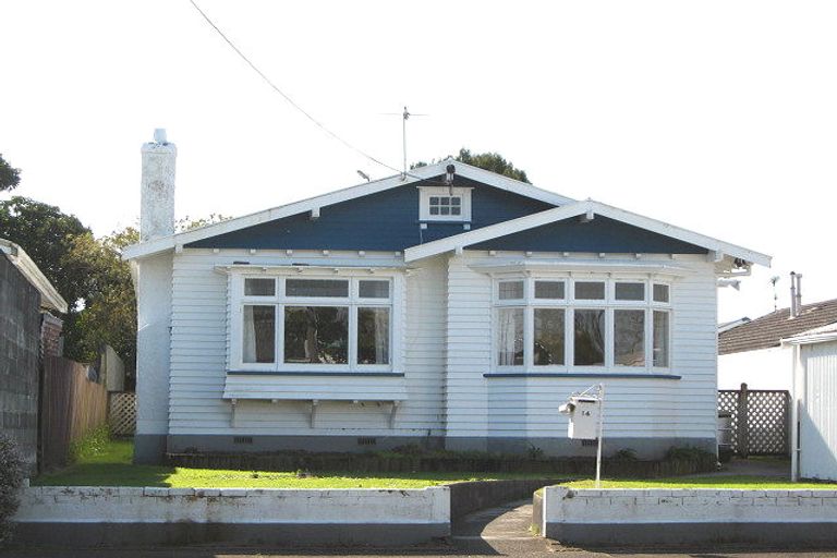 Photo of property in 14 Massey Street, Westown, New Plymouth, 4310