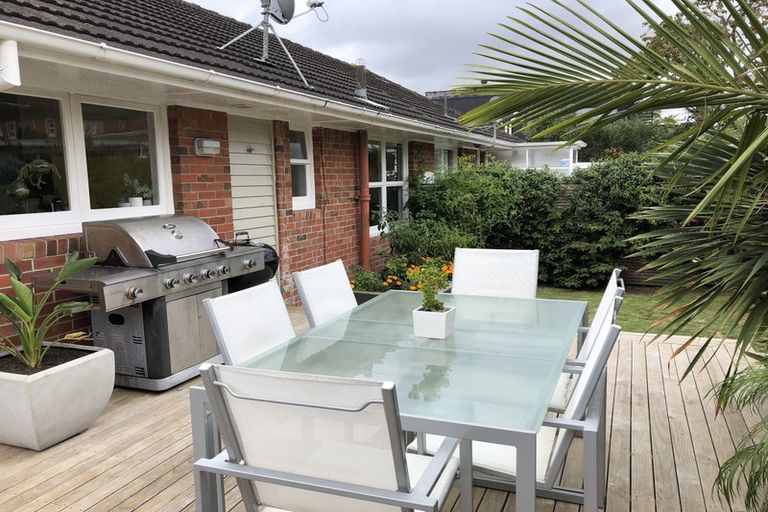 Photo of property in 2 Fifeshire Street, Belmont, Auckland, 0622