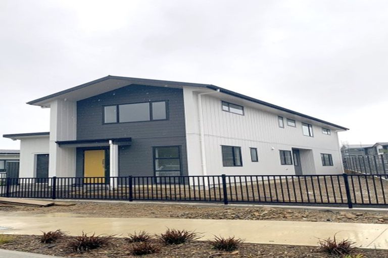 Photo of property in 4 Pateke Drive, Kenepuru, Porirua, 5022