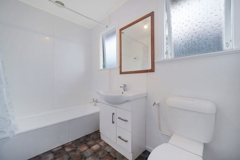 Photo of property in 19 Normandy Place, Henderson, Auckland, 0610