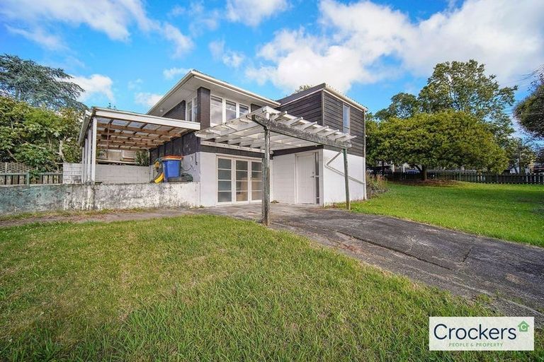 Photo of property in 21 Amberley Avenue, Te Atatu South, Auckland, 0610