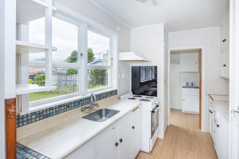 Photo of property in 16 Leeds Street, Silverdale, Hamilton, 3216