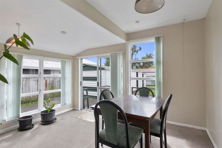 Photo of property in 128 Birdwood Avenue, Beckenham, Christchurch, 8023