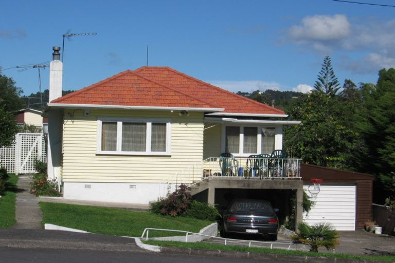 Photo of property in 70 Savoy Road, Glen Eden, Auckland, 0602