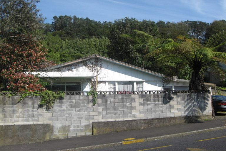 Photo of property in 64 Glenpark Avenue, Frankleigh Park, New Plymouth, 4310