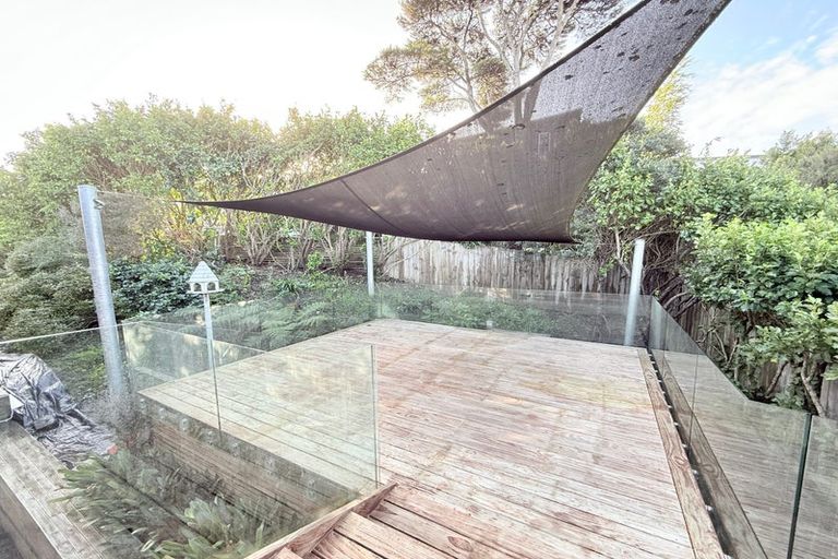 Photo of property in 137 Luckens Road, West Harbour, Auckland, 0618