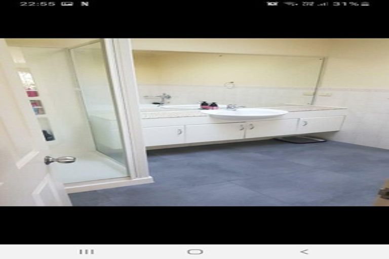 Photo of property in 3 Taroka Close, Pinehill, Auckland, 0632