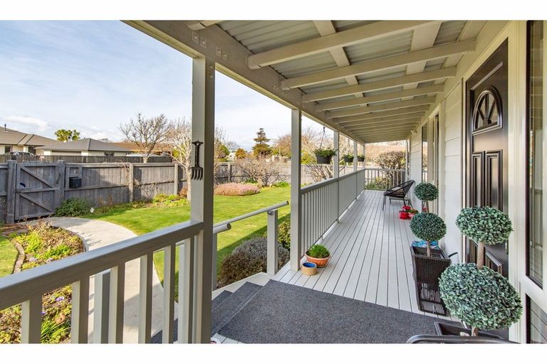 Photo of property in 45 Royal Park Drive, Parklands, Christchurch, 8083
