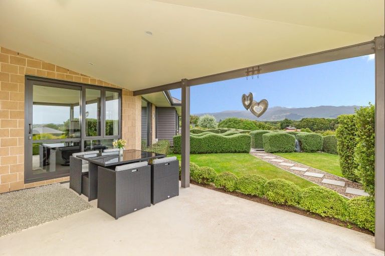 Photo of property in 43 Ohau Terraces, Ohau, Levin, 5570