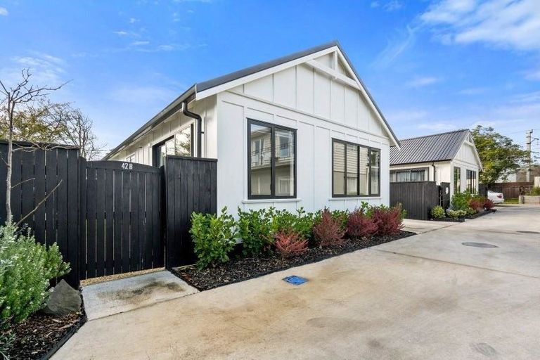 Photo of property in 42b Palmer Crescent, Silverstream, Upper Hutt, 5019