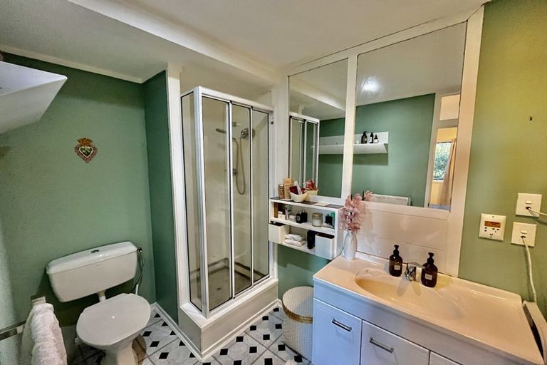 Photo of property in 15/18 Parr Terrace, Castor Bay, Auckland, 0620