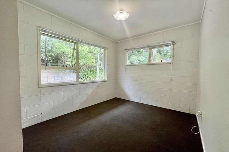 Photo of property in 2/22 Chivalry Road, Glenfield, Auckland, 0629
