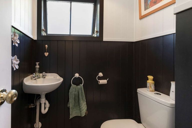 Photo of property in 2 Montgomery Road, Otamatea, Whanganui, 4501