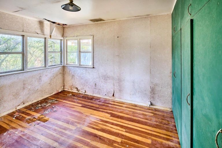 Photo of property in 73 Logie Street, Stokes Valley, Lower Hutt, 5019