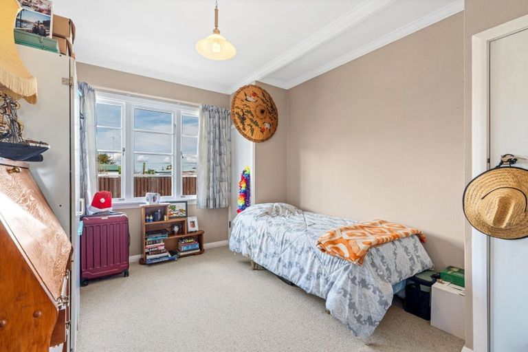 Photo of property in 1 Huia Street, Foxton Beach, Foxton, 4815